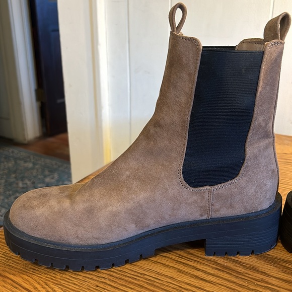 American Eagle Chelsea Boot Size 8 - Picture 5 of 8
